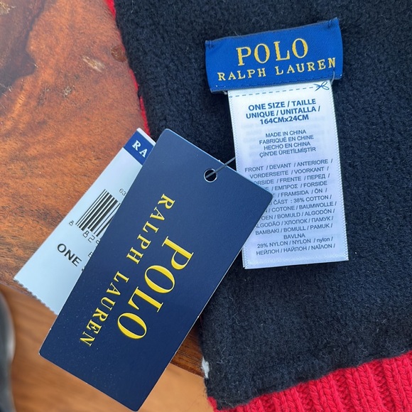 COLD WEATHER RALPH LAUREN POLO SCARF 🧣 IN RED AND WHITE AND BLACK NEW WITH TAGS - Picture 3 of 5